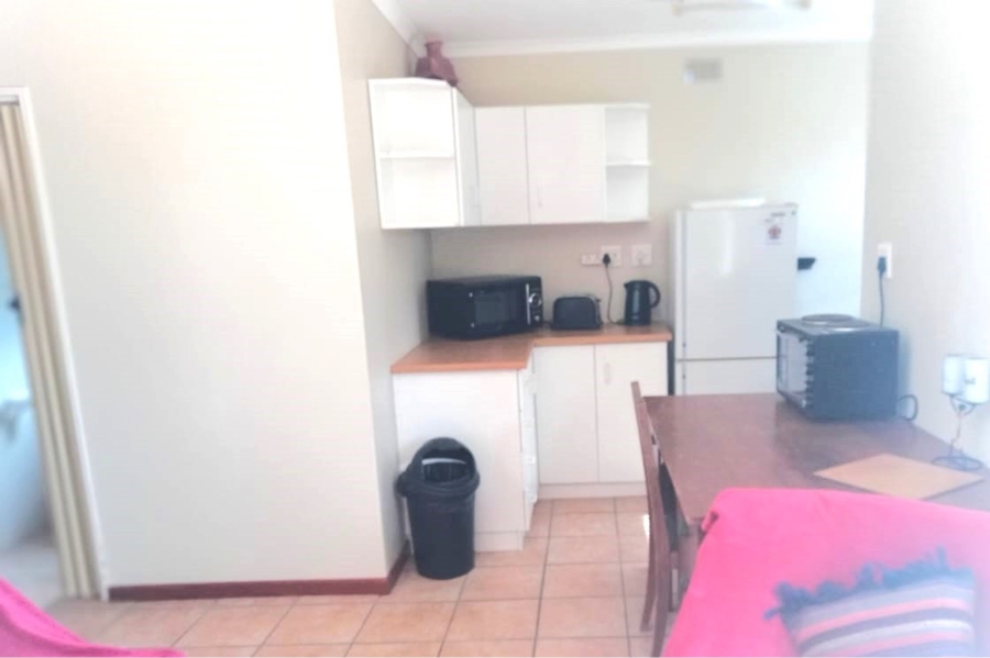To Let 1 Bedroom Property for Rent in Middedorp Western Cape
